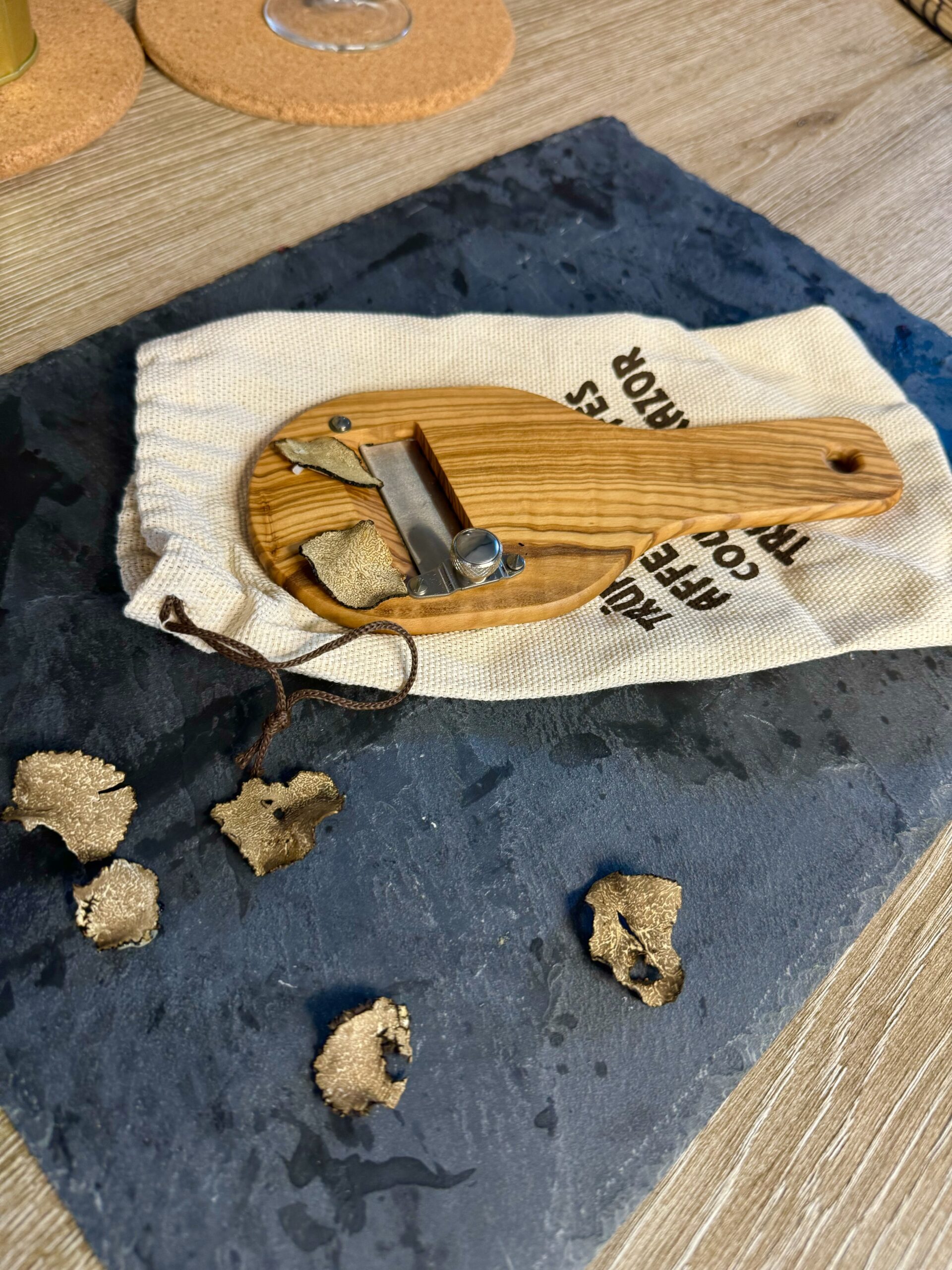 glutoso-truffe-mandoline-en-bois-02