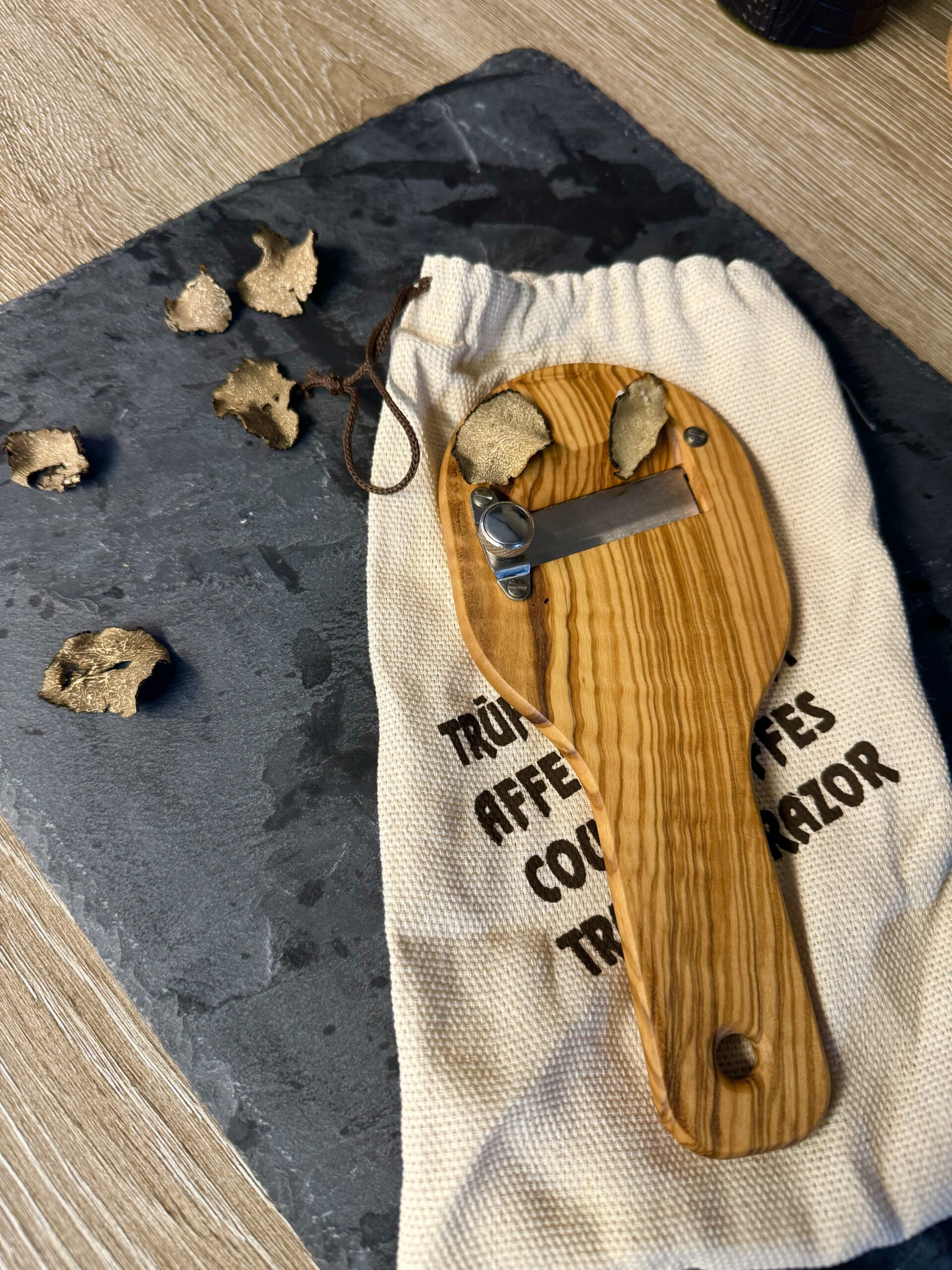 glutoso-truffe-mandoline-en-bois-03