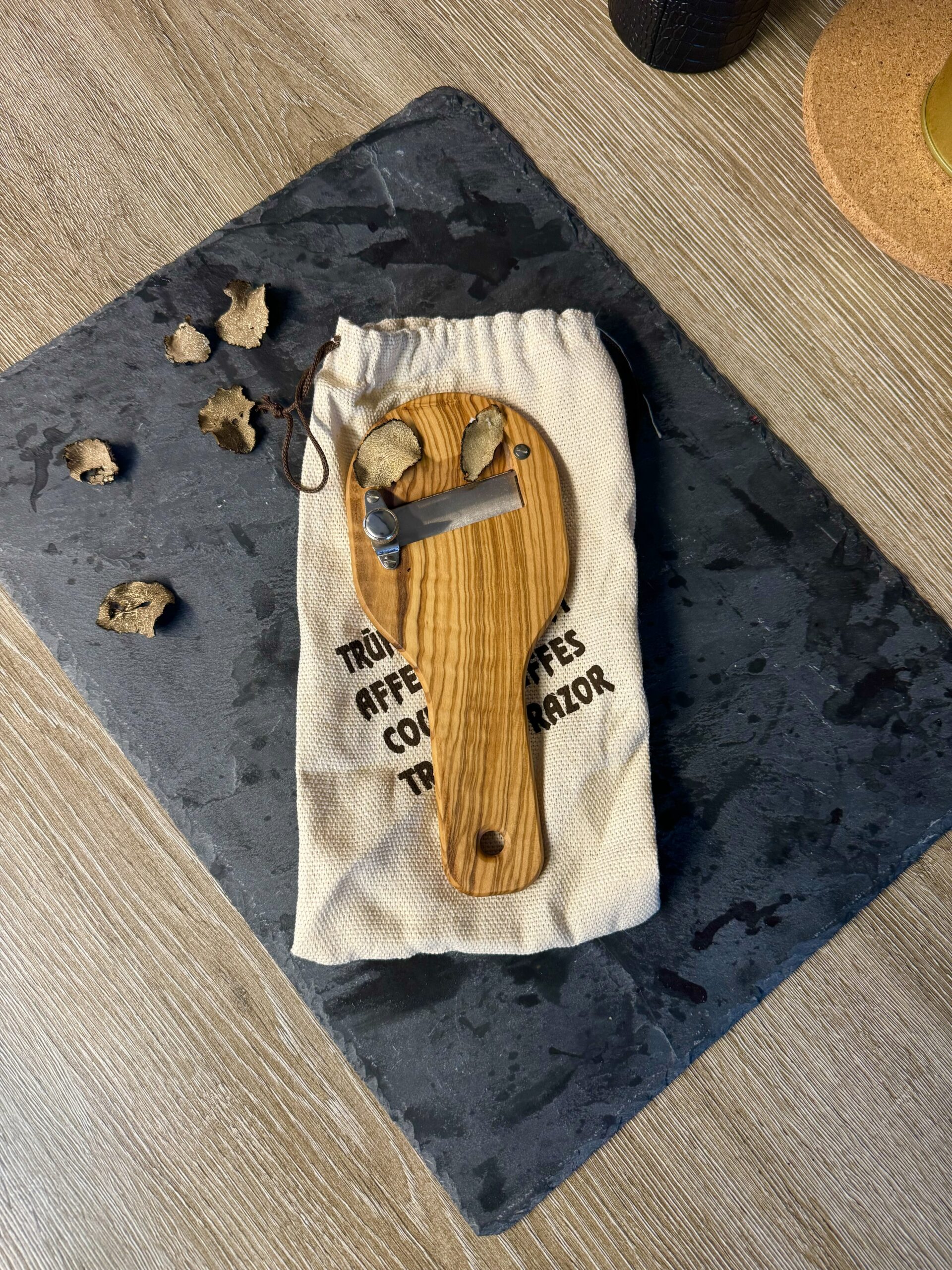 glutoso-truffe-mandoline-en-bois-04